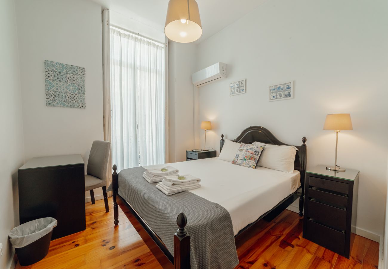 Quarto em Porto - DEAR 103 by Hosty