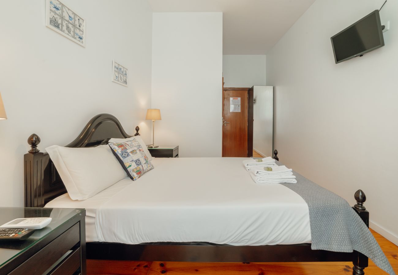 Quarto em Porto - DEAR 103 by Hosty