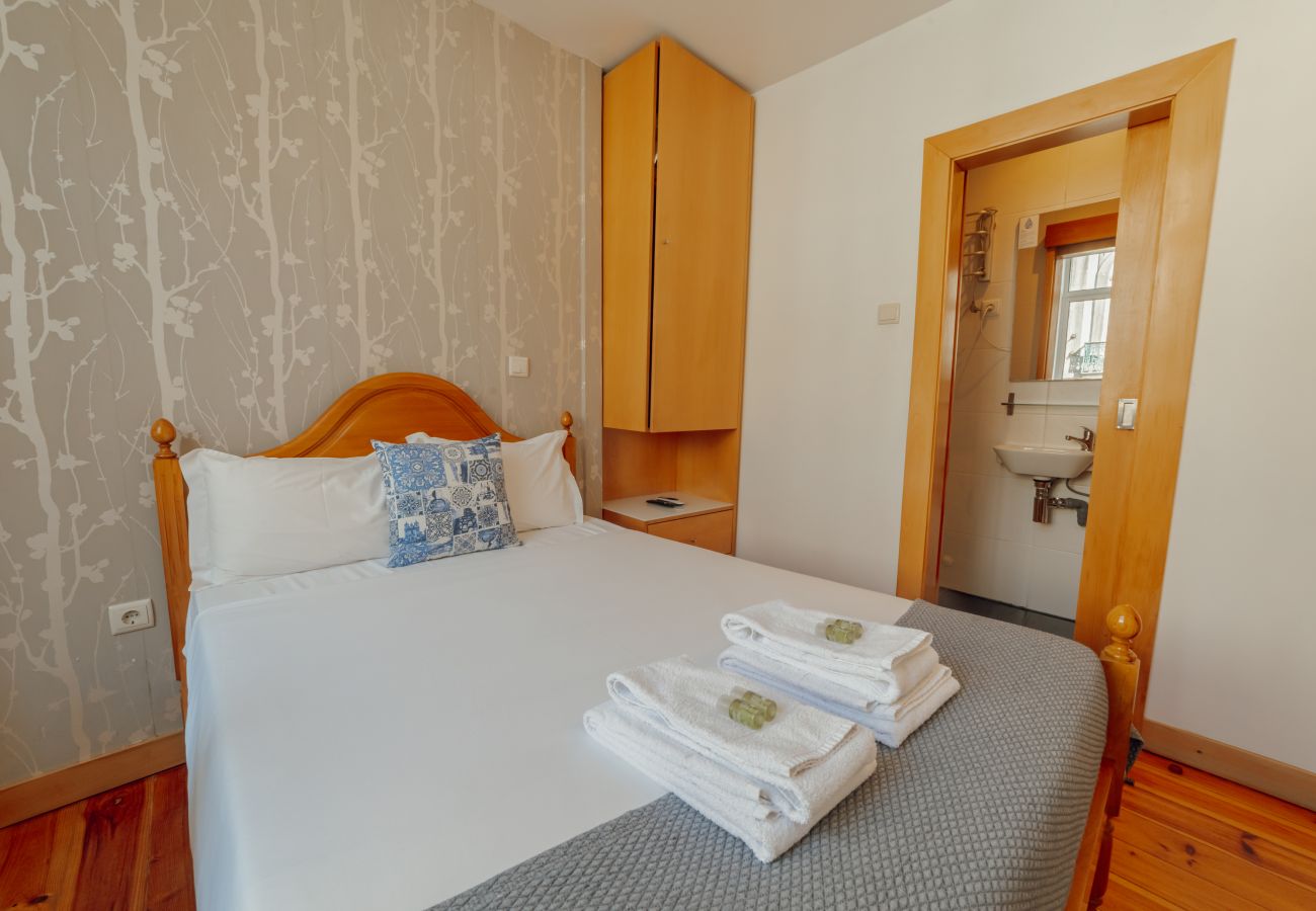 Quarto em Porto - DEAR 103 by Hosty