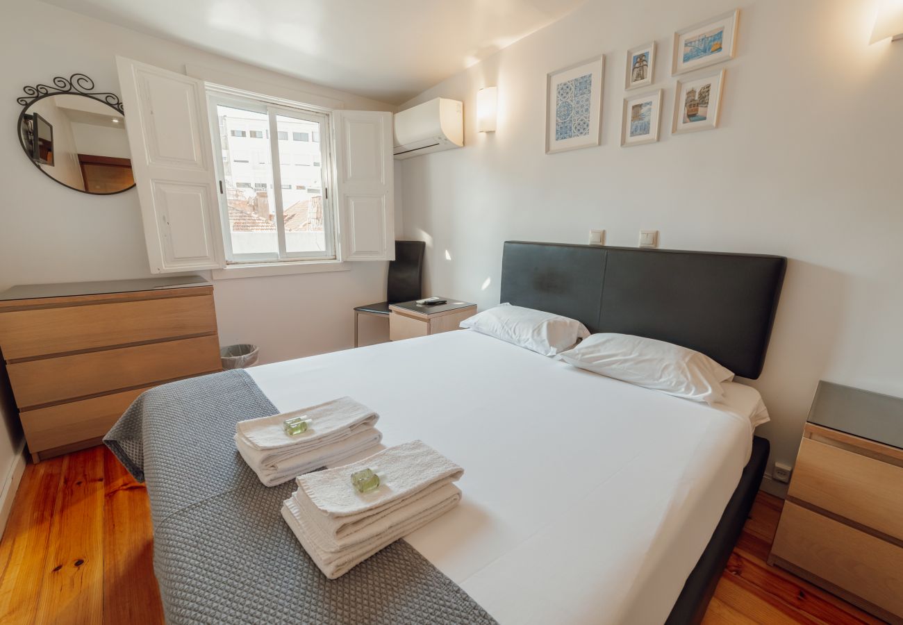 Quarto em Porto - DEAR 103 by Hosty