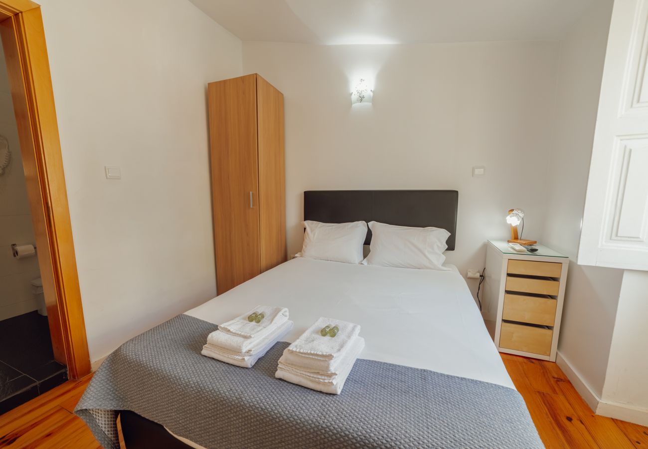 Quarto em Porto - DEAR 103 by Hosty