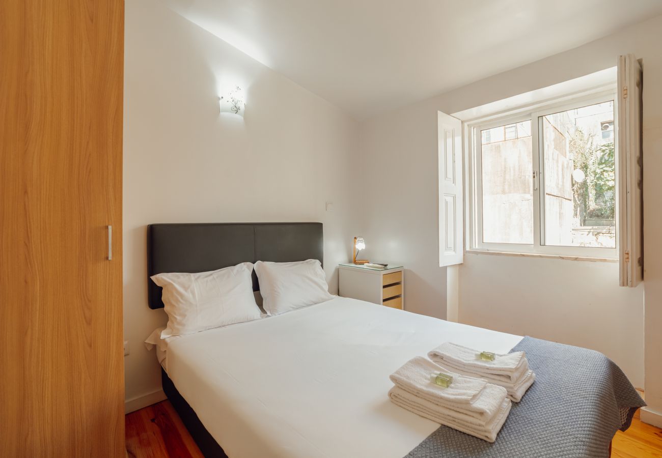 Quarto em Porto - DEAR 103 by Hosty