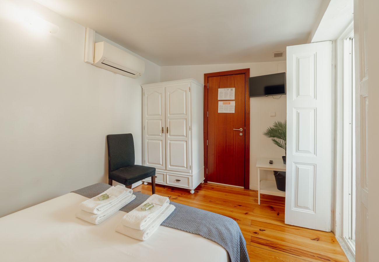 Quarto em Porto - DEAR 103 by Hosty
