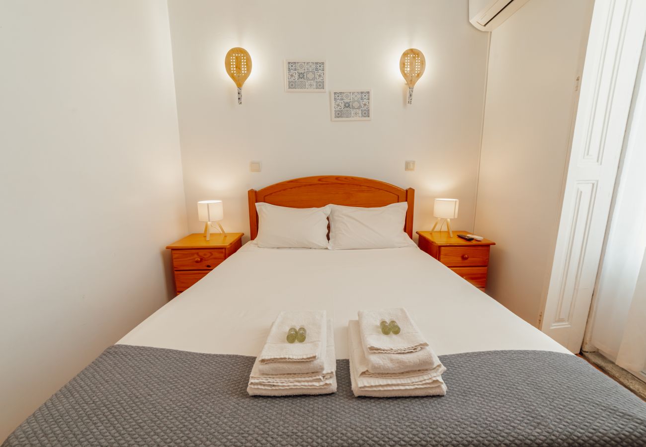 Quarto em Porto - DEAR 103 by Hosty
