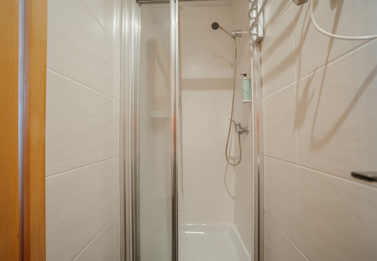 Quarto em Porto - DEAR 103 by Hosty