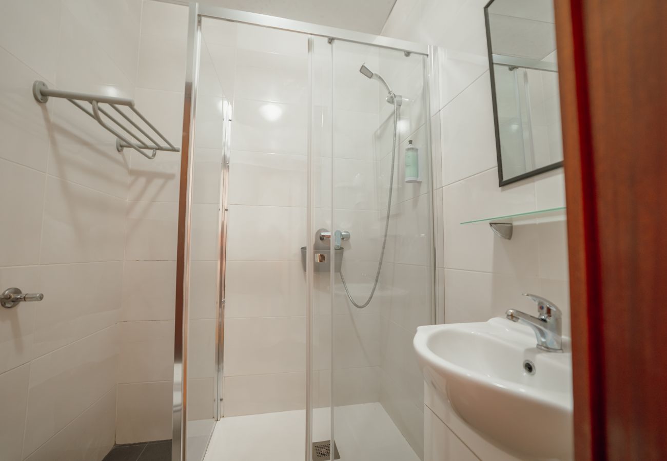 Quarto em Porto - DEAR 103 by Hosty