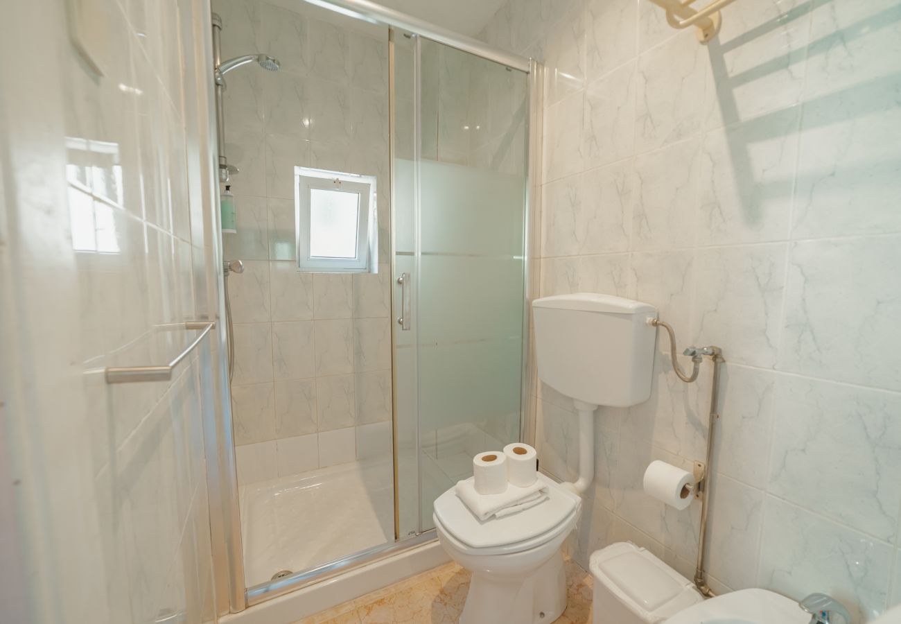 Quarto em Porto - DEAR 103 by Hosty