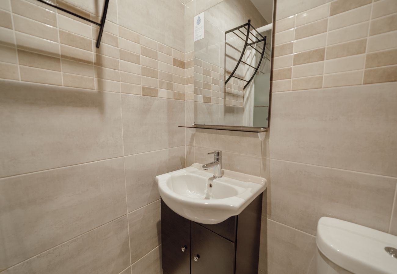 Quarto em Porto - DEAR 103 by Hosty