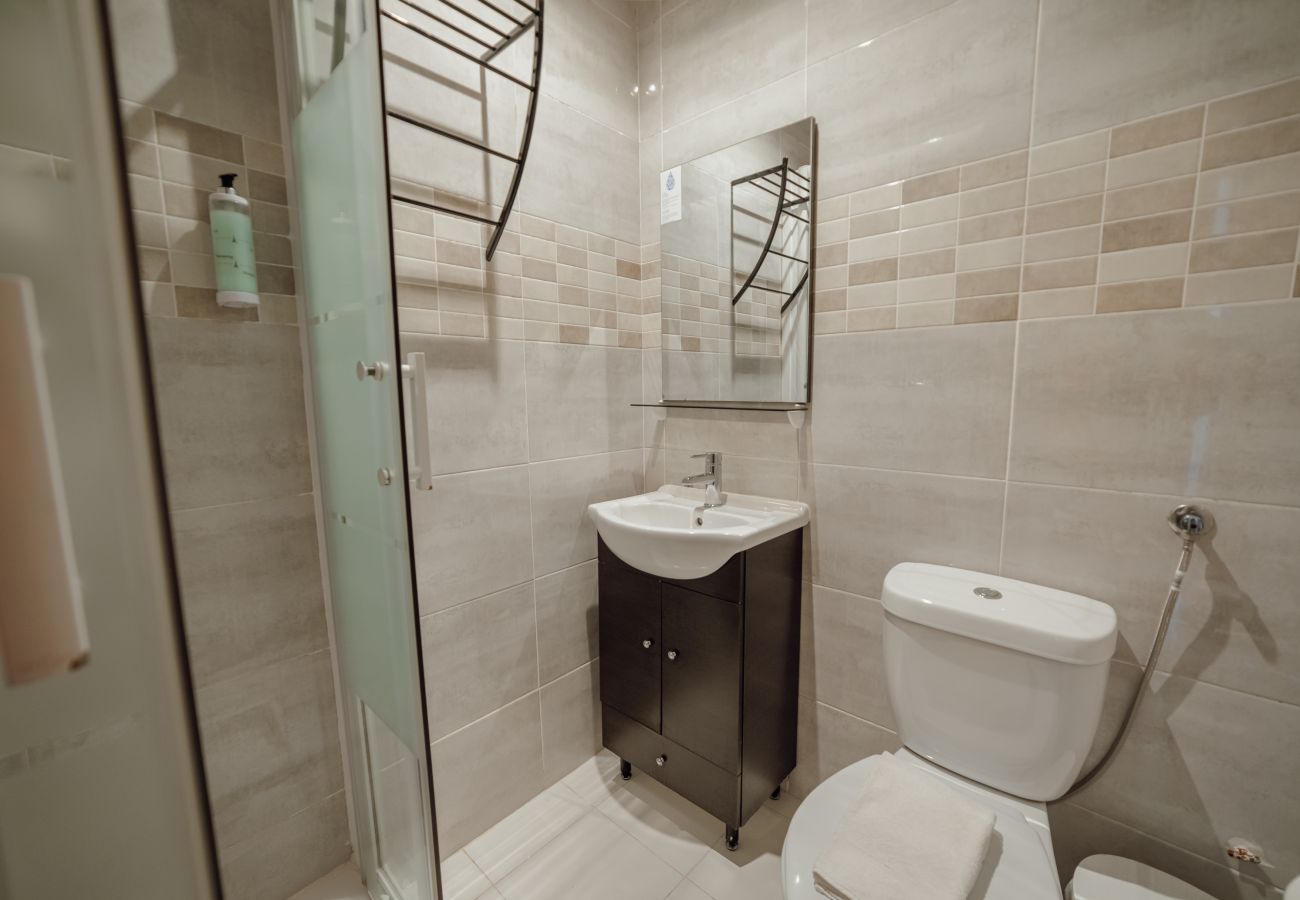 Quarto em Porto - DEAR 103 by Hosty