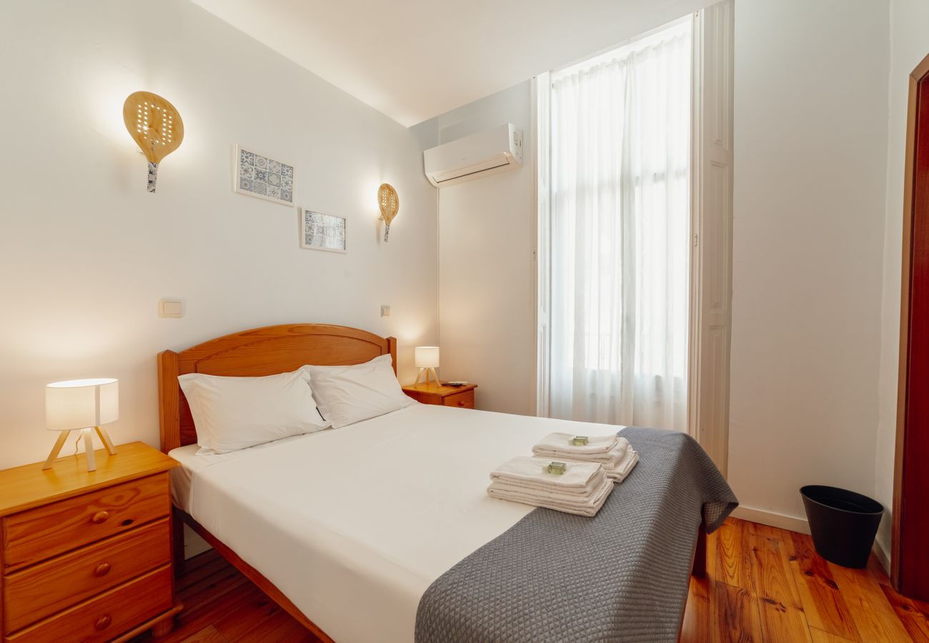 Quarto em Porto - DEAR 103 by Hosty