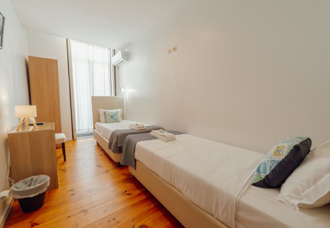 Quarto em Porto - DEAR 201 by Hosty
