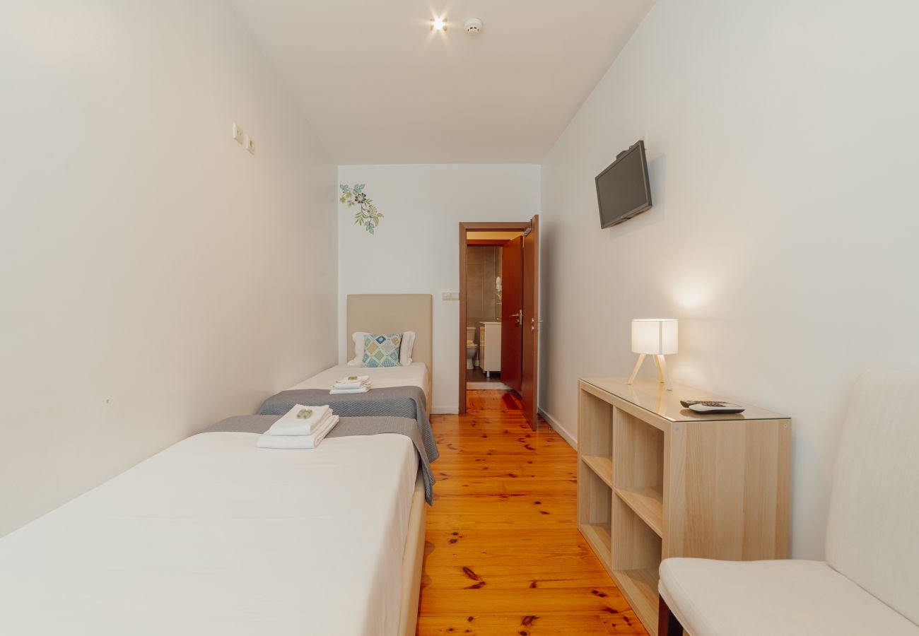 Quarto em Porto - DEAR 201 by Hosty