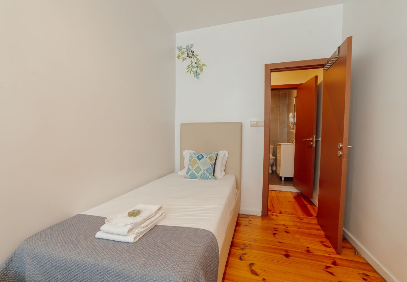 Quarto em Porto - DEAR 201 by Hosty