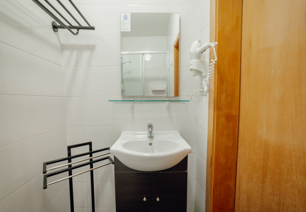 Quarto em Porto - DEAR 303 by Hosty