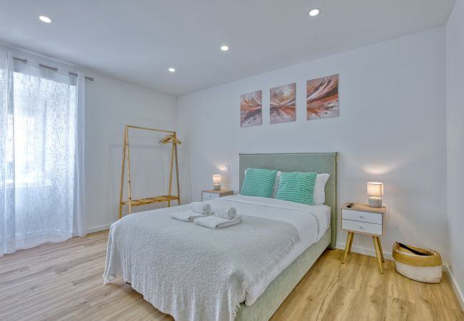 Apartamento em Sacavém - City Garden House by Hosty