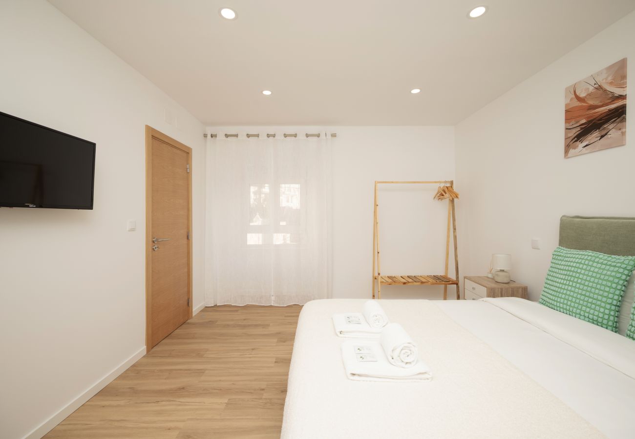 Apartamento em Sacavém - City Garden House by Hosty