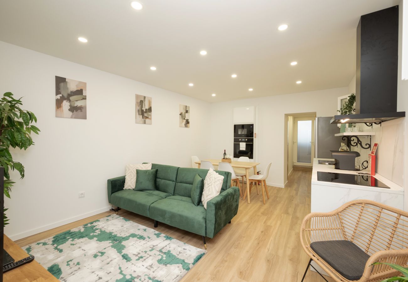 Apartamento em Sacavém - City Garden House by Hosty