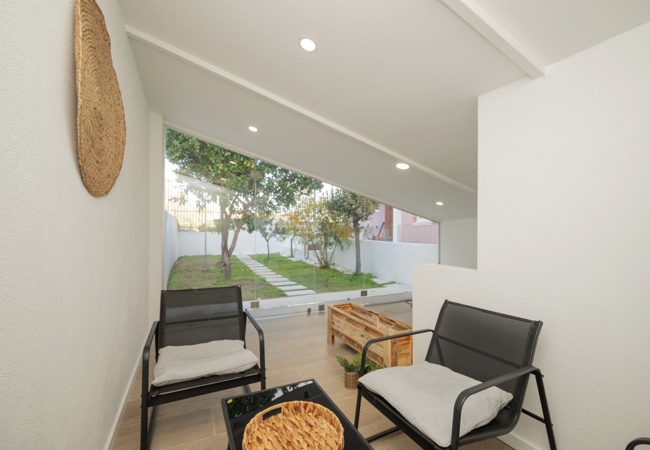 Apartamento em Sacavém - City Garden House by Hosty