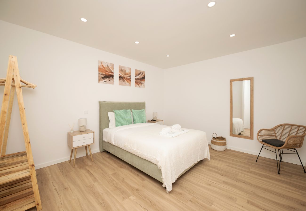 Apartamento em Sacavém - City Garden House by Hosty