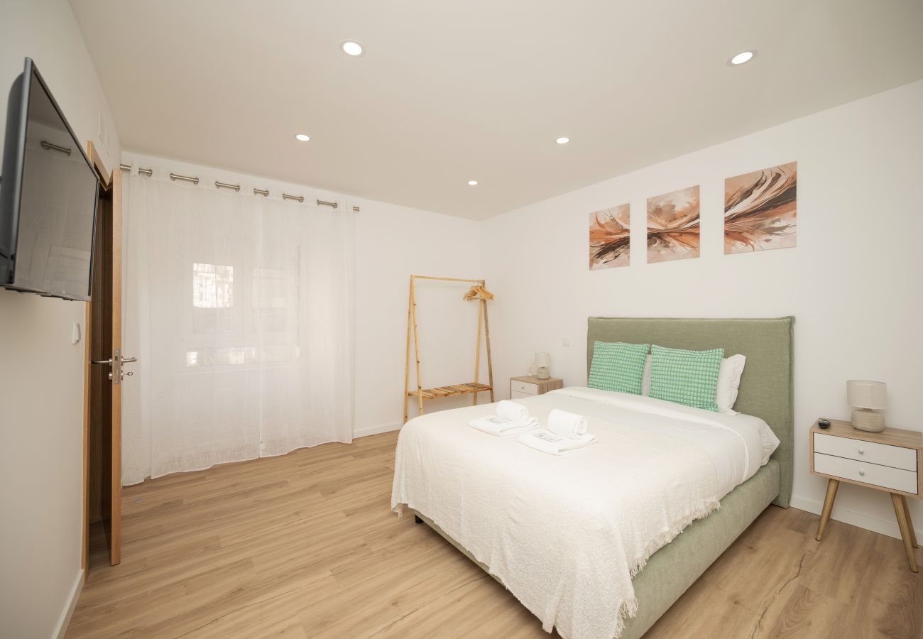 Apartamento em Sacavém - City Garden House by Hosty