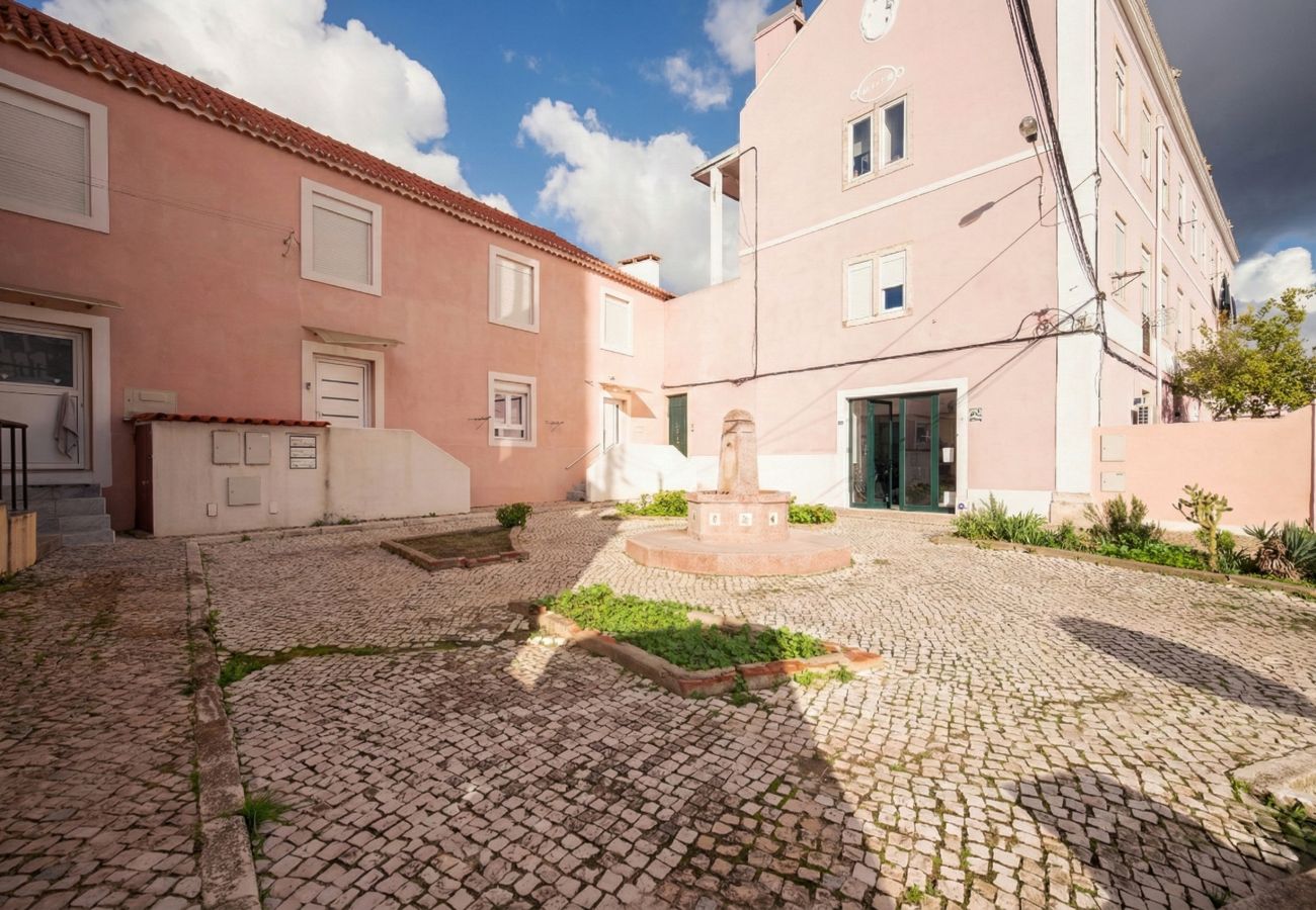 Apartamento em Sacavém - City Garden House by Hosty