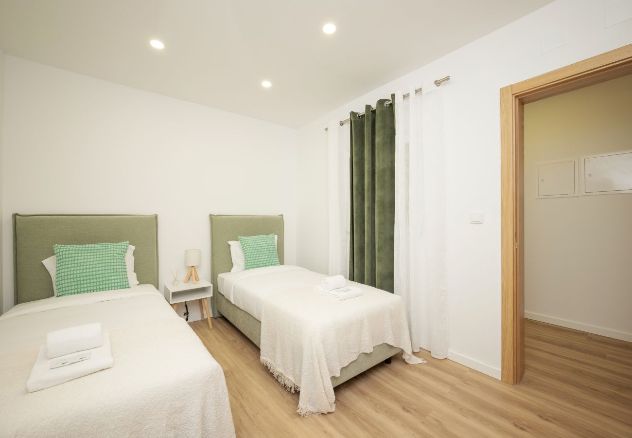 Apartamento em Sacavém - City Garden House by Hosty