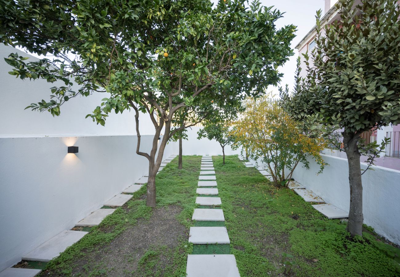 Apartamento em Sacavém - City Garden House by Hosty