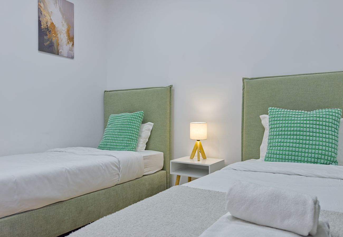 Apartamento em Sacavém - City Garden House by Hosty