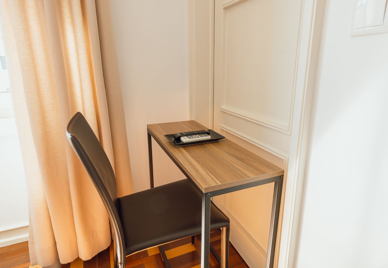 Quarto em Lisboa - Gaspar House in Areeiro Room I by Hosty