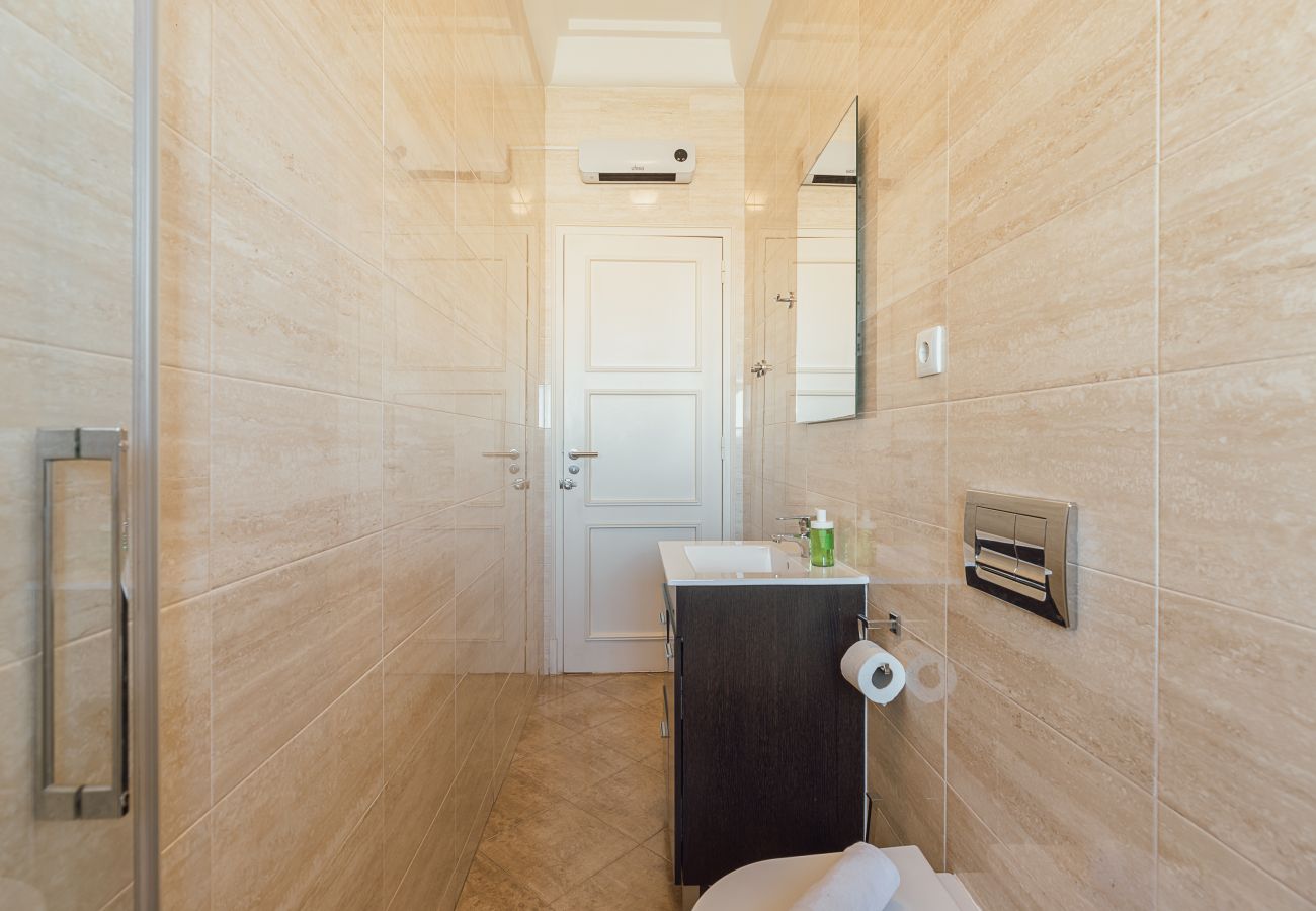 Quarto em Lisboa - Gaspar House in Areeiro Room I by Hosty