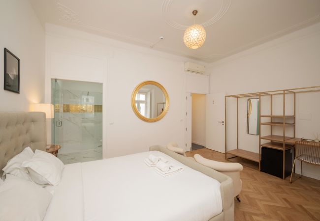 Quarto em Lisboa - Four Horizons III Sydney by Hosty