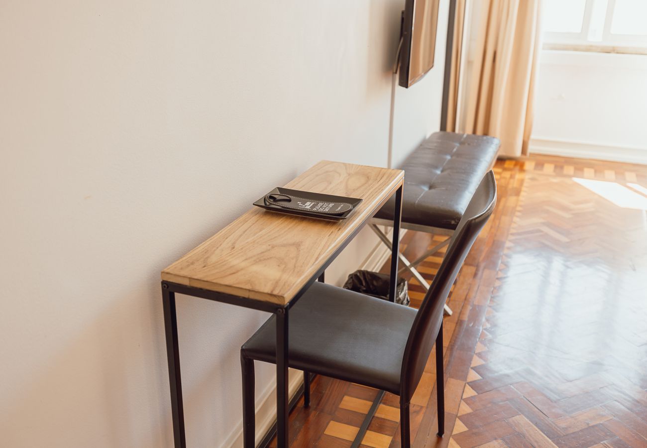 Quarto em Lisboa - Gaspar House in Areeiro Room III by Hosty