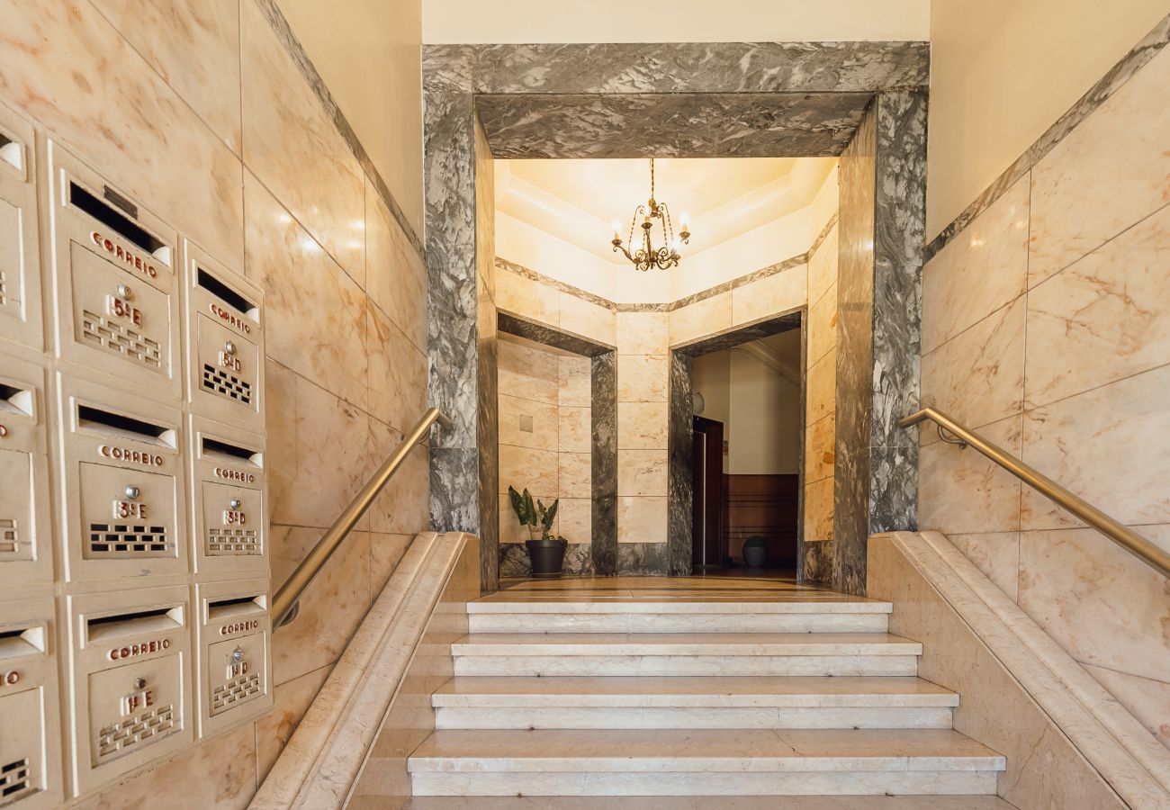 Quarto em Lisboa - Gaspar House in Areeiro Room III by Hosty