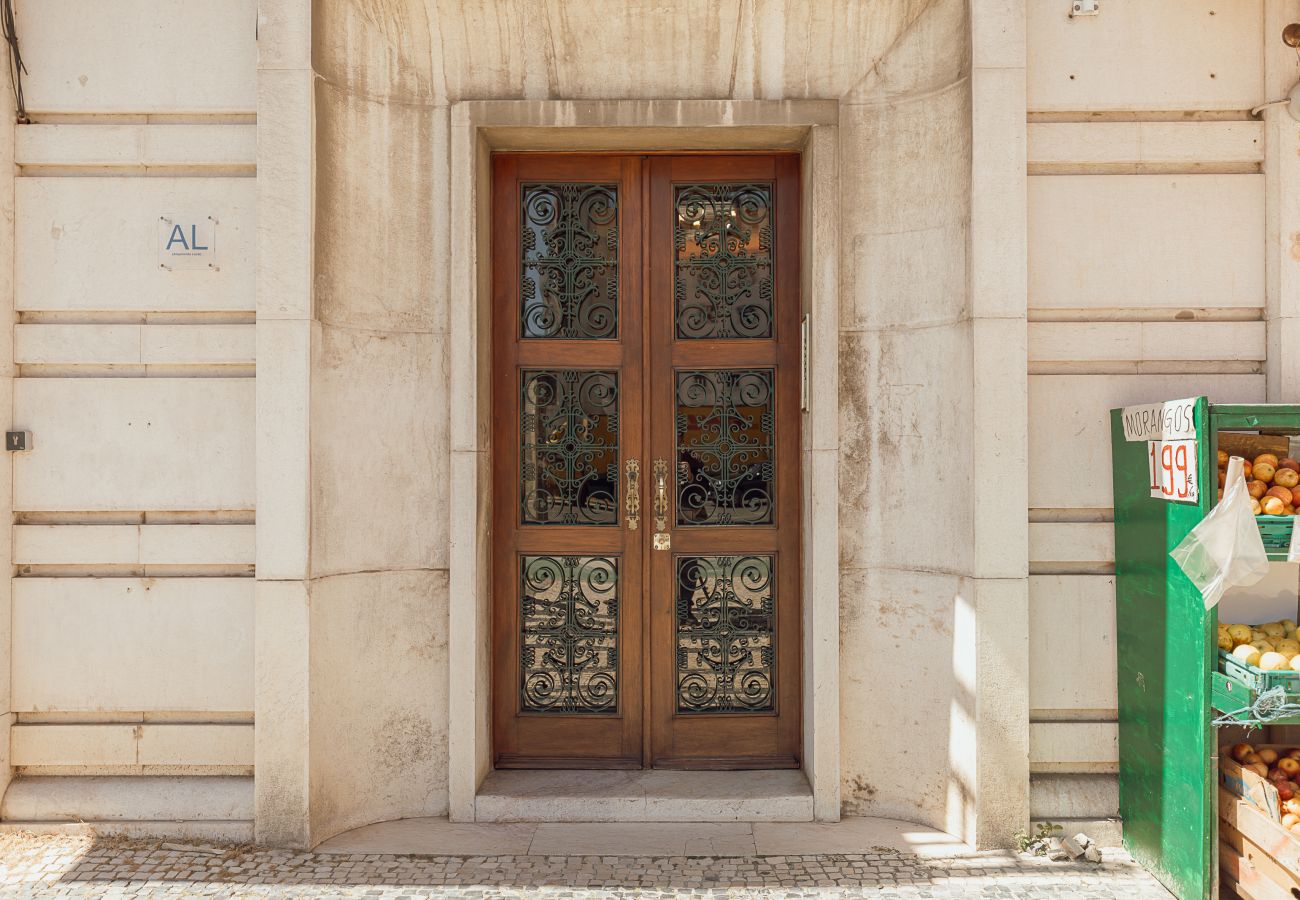 Quarto em Lisboa - Gaspar House in Areeiro Room III by Hosty