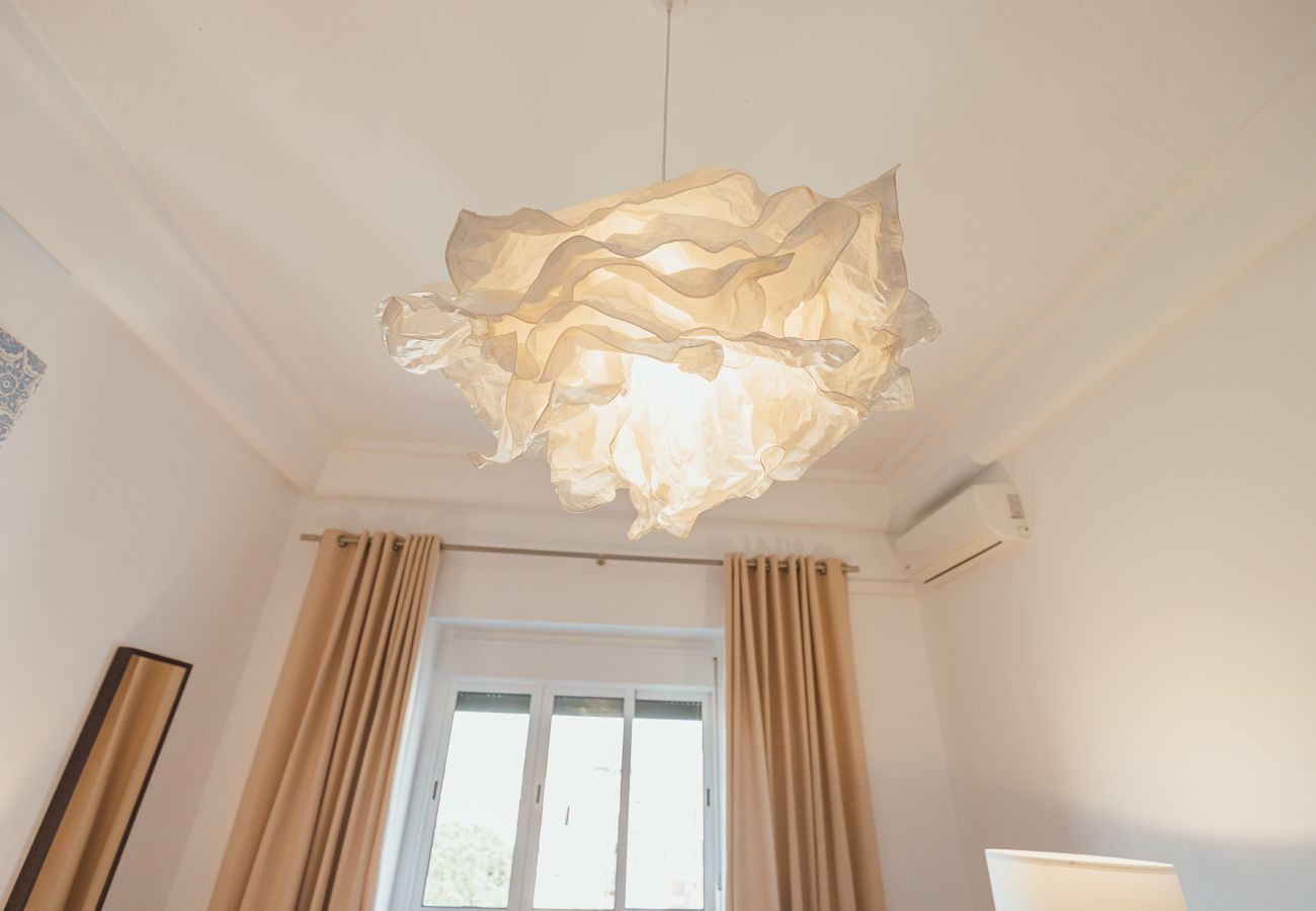 Quarto em Lisboa - Gaspar House in Areeiro Room V by Hosty