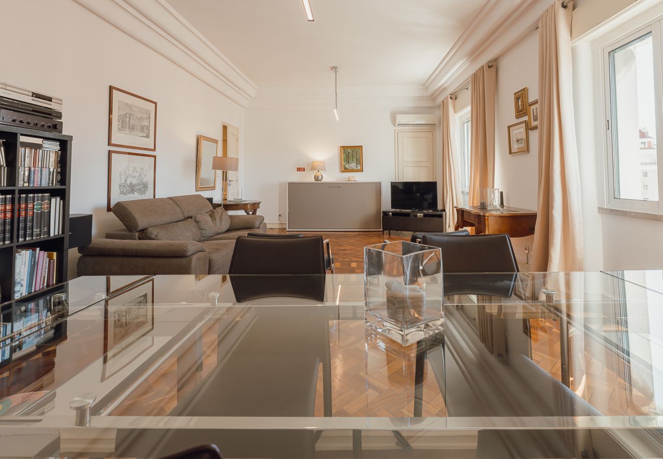 Quarto em Lisboa - Gaspar House in Areeiro Room V by Hosty