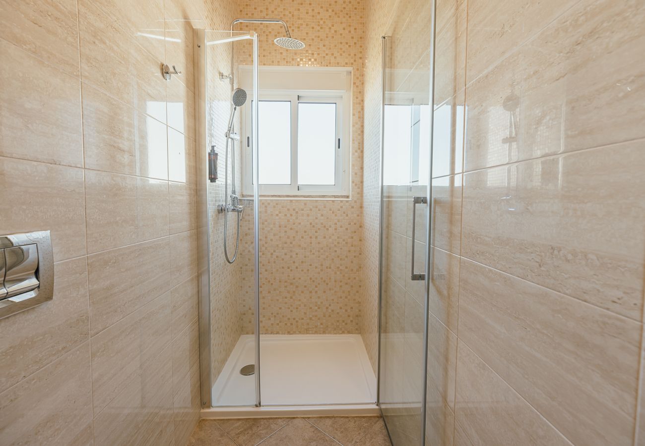 Quarto em Lisboa - Gaspar House in Areeiro Room V by Hosty
