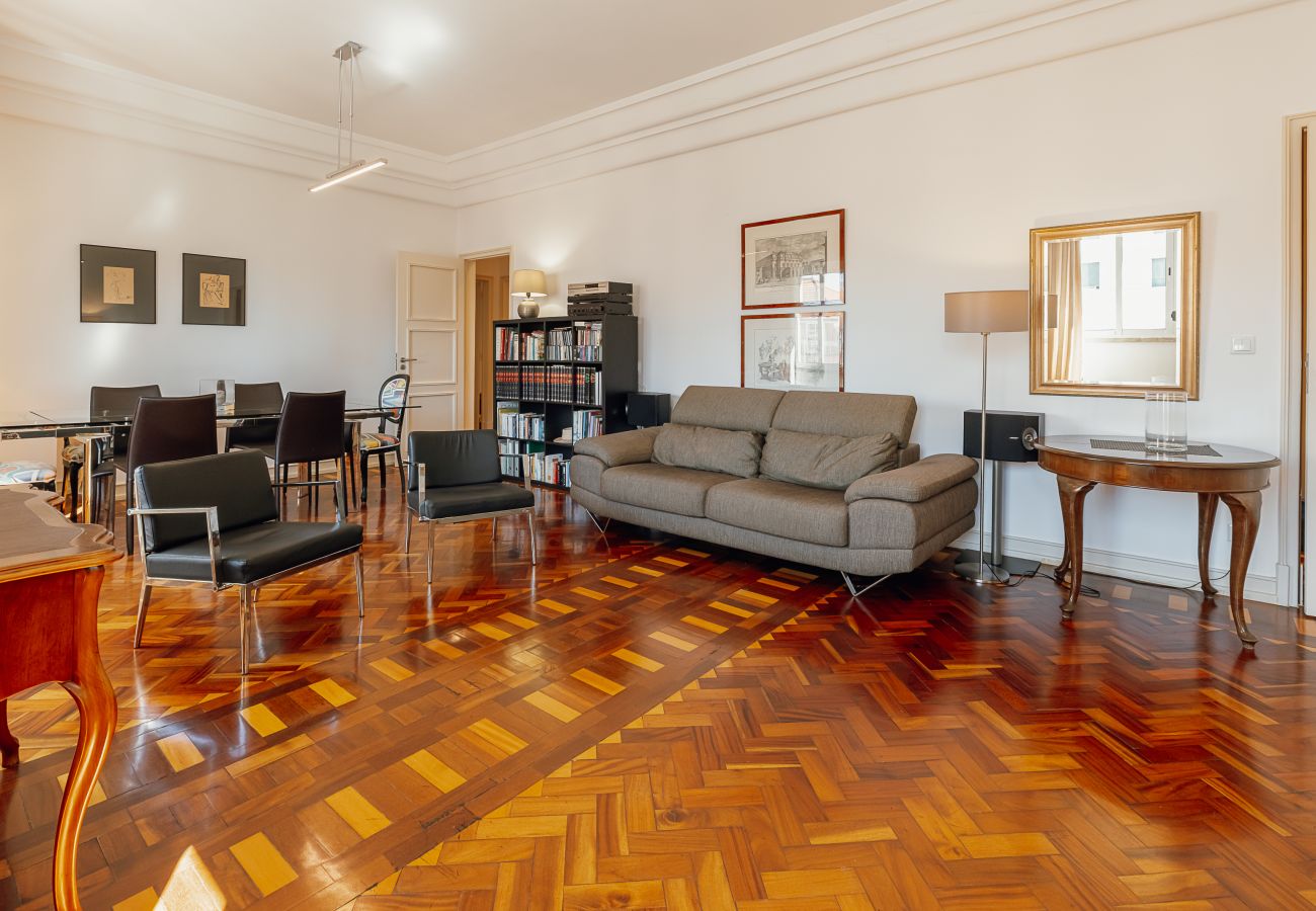 Quarto em Lisboa - Gaspar House in Areeiro Room V by Hosty
