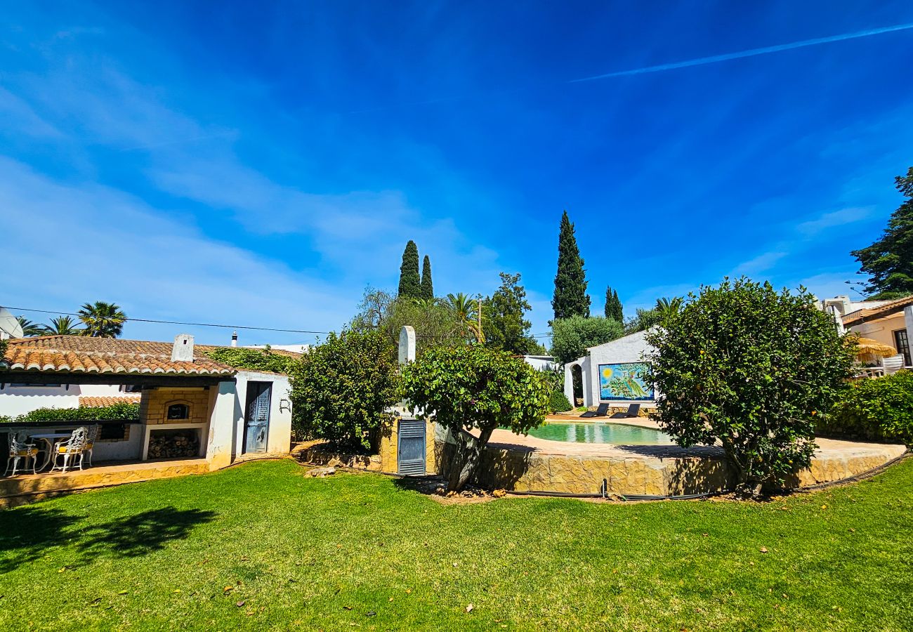 Villa em Portimão - Alvor Private Pool Villa | Large Garden & Peace