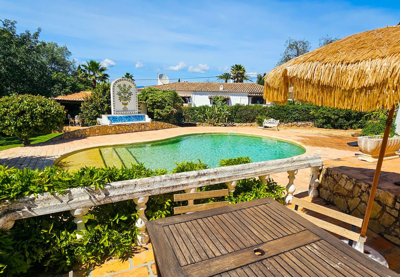 Villa em Portimão - Alvor Private Pool Villa | Large Garden & Peace
