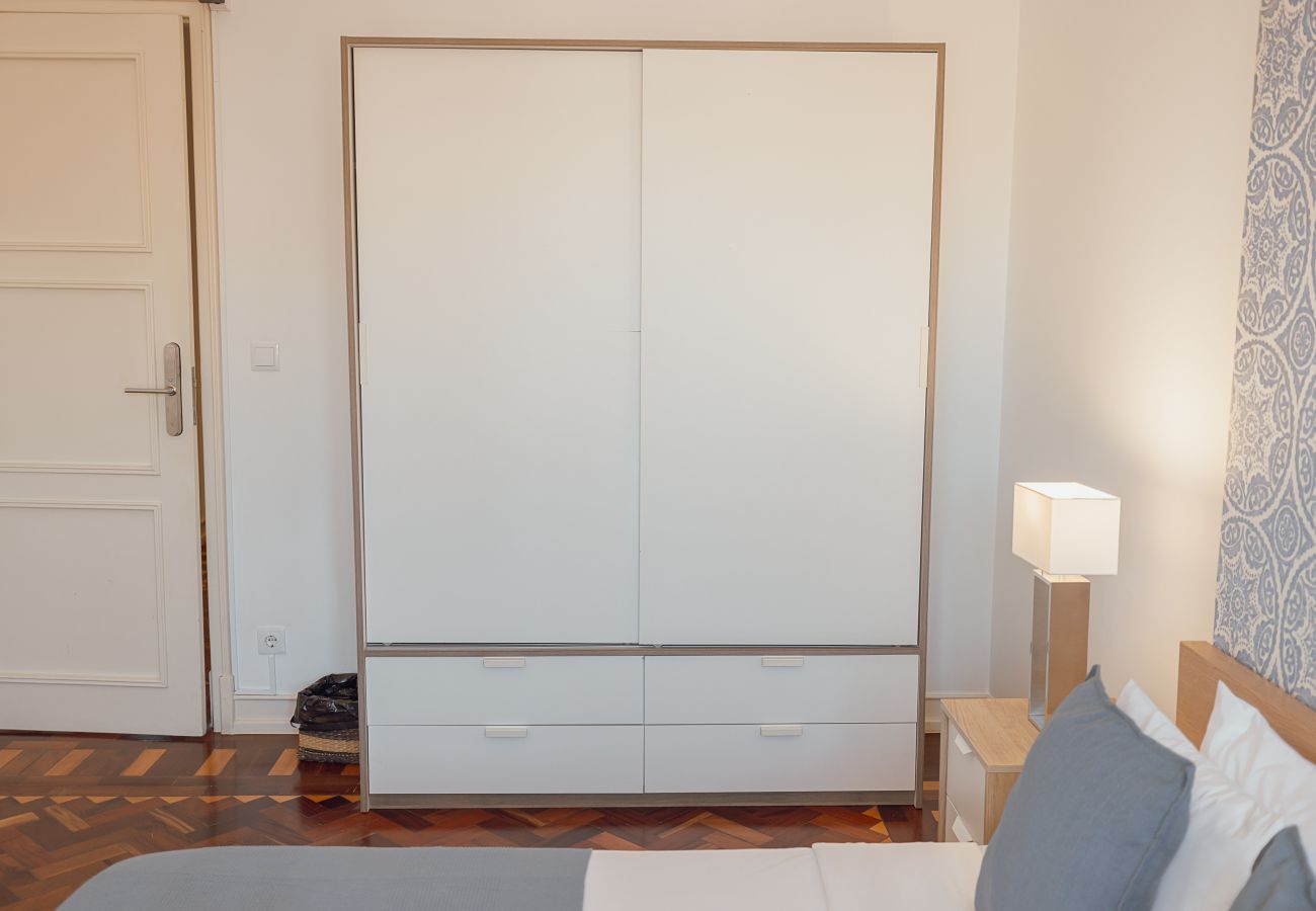 Quarto em Lisboa - Gaspar House in Areeiro Room II by Hosty
