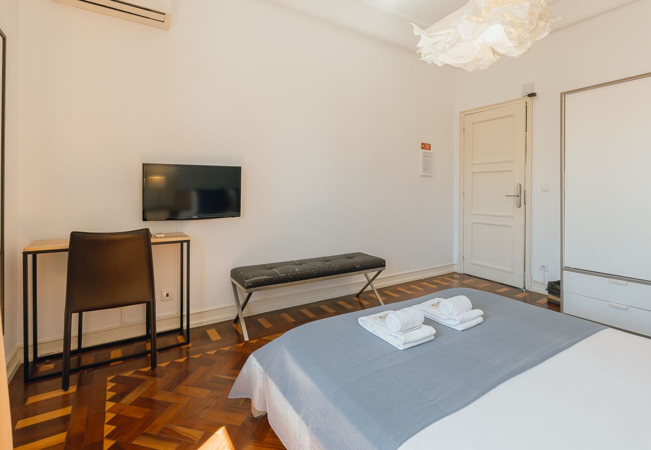 Quarto em Lisboa - Gaspar House in Areeiro Room II by Hosty