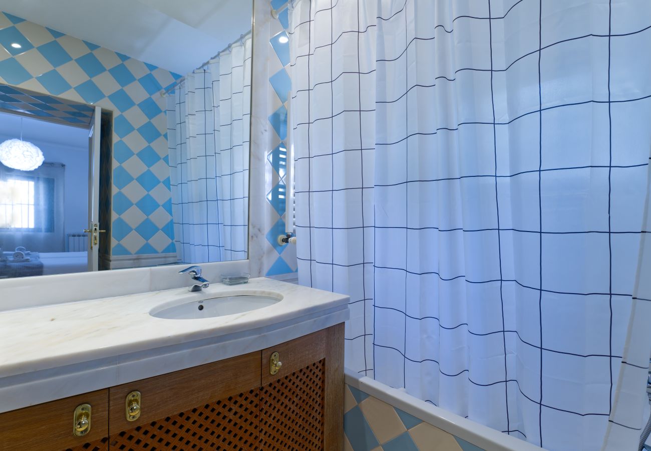 Apartamento em Cascais - Carcavelos Design W/Terrace by Hosty