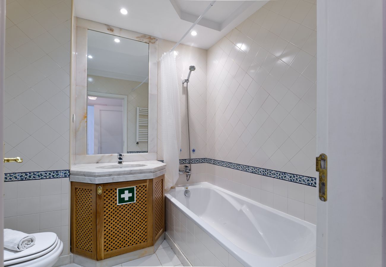 Apartamento em Cascais - Carcavelos Design W/Terrace by Hosty