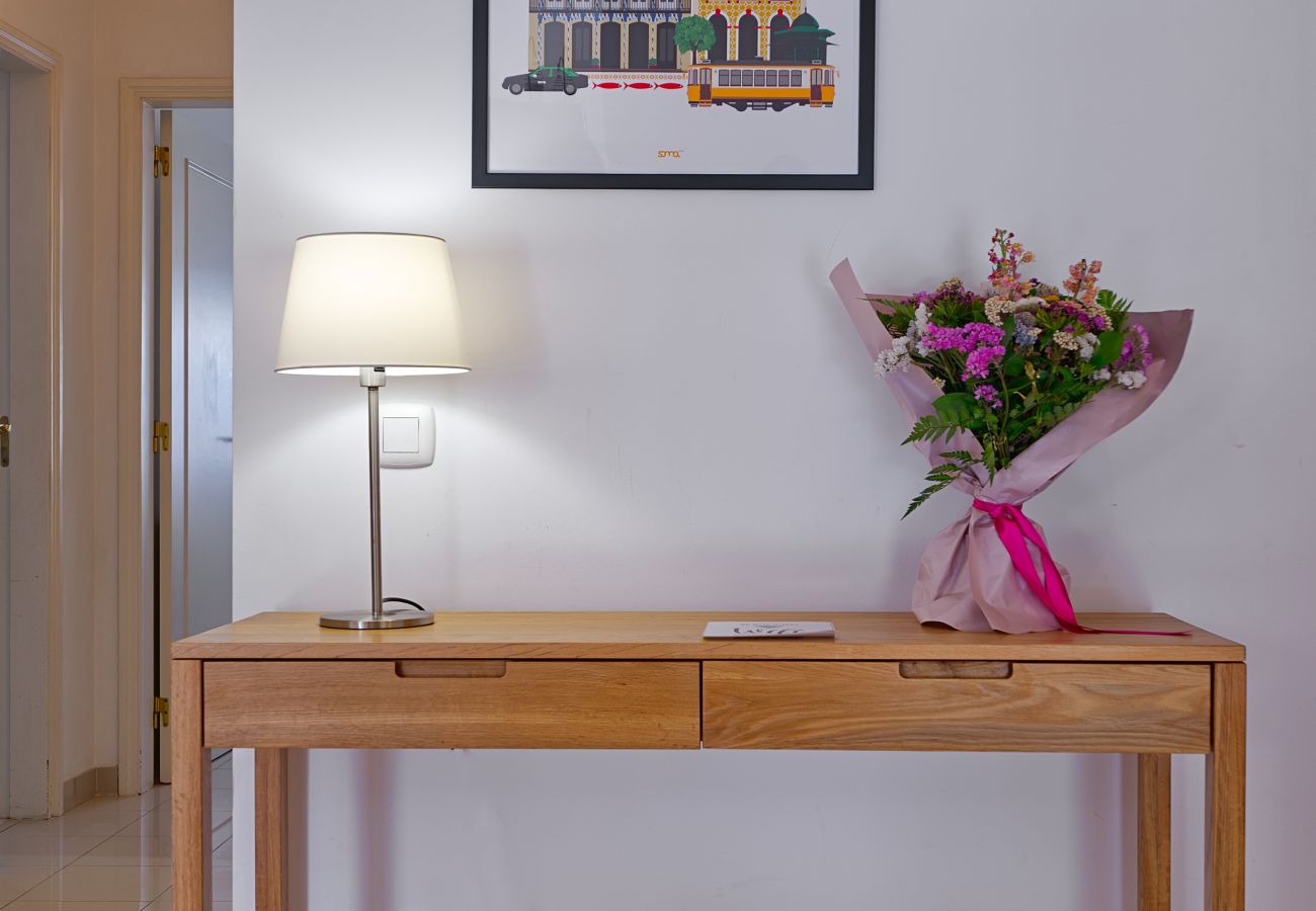 Apartamento em Cascais - Carcavelos Design W/Terrace by Hosty