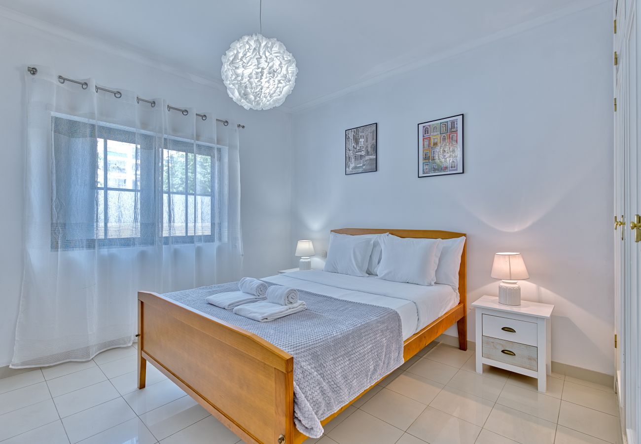Apartamento em Cascais - Carcavelos Design W/Terrace by Hosty