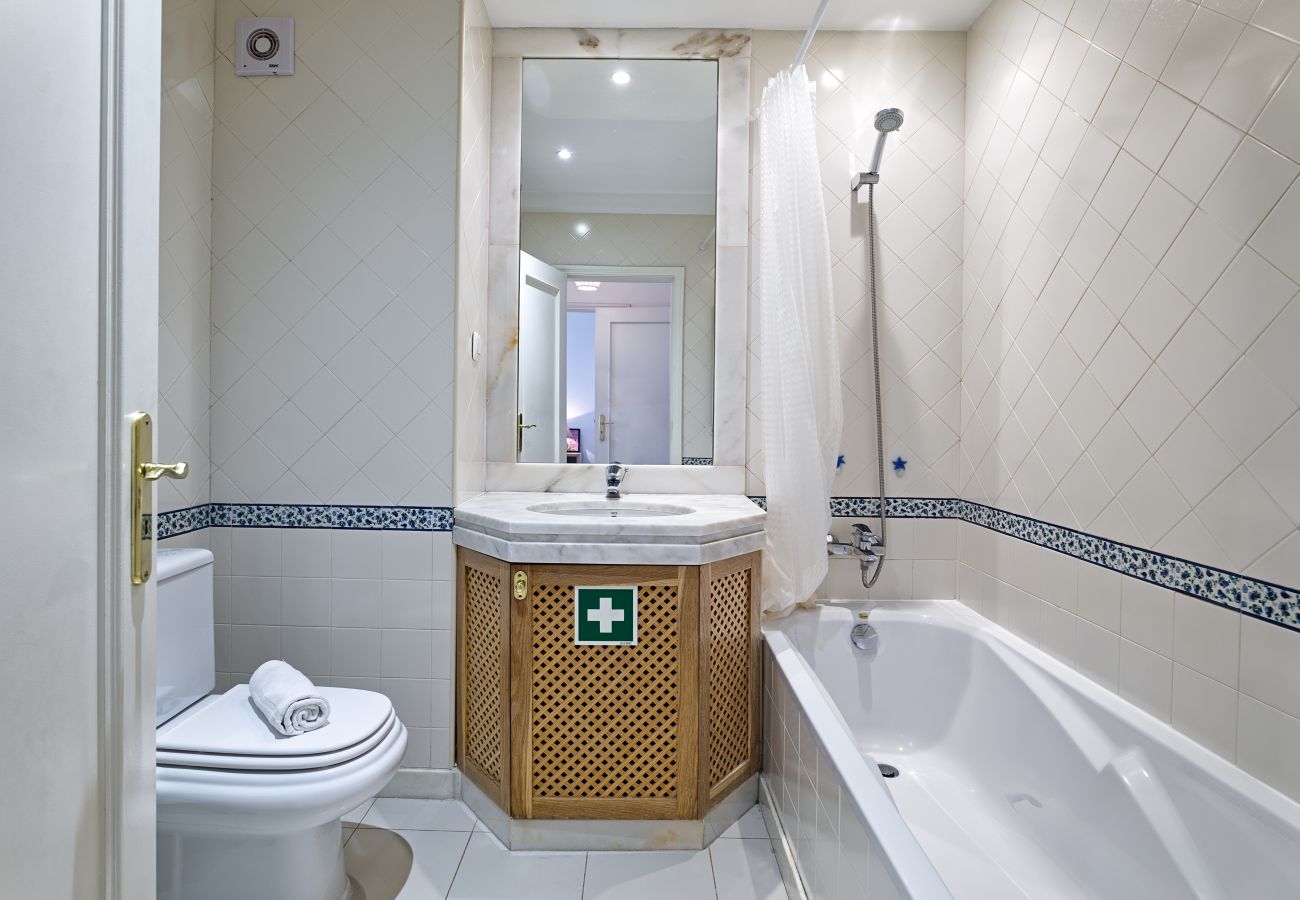 Apartamento em Cascais - Carcavelos Design W/Terrace by Hosty
