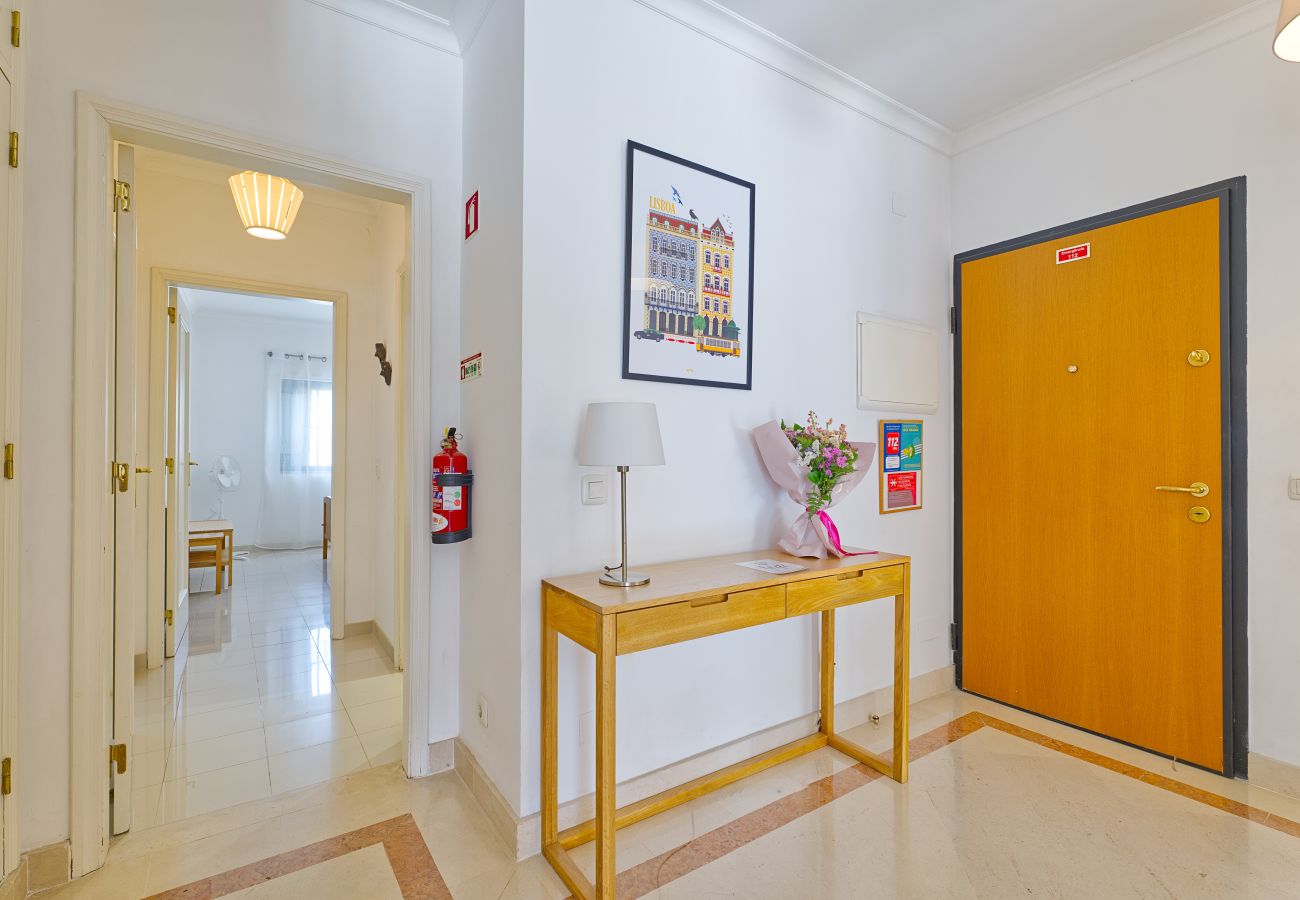 Apartamento em Cascais - Carcavelos Design W/Terrace by Hosty
