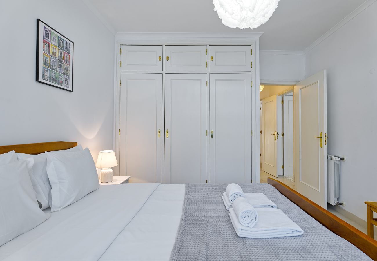 Apartamento em Cascais - Carcavelos Design W/Terrace by Hosty