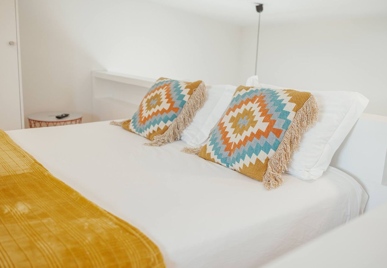 Apartment in Porto - Lapa Cozy 2 by Hosty
